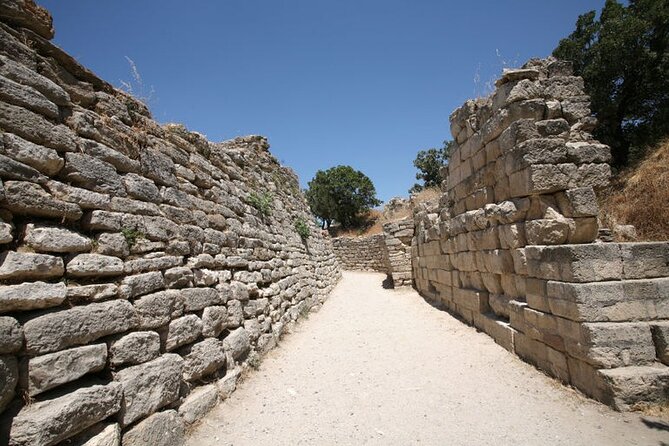 2-Days Gallipoli Troy Pergamon Acropolis Tour From Istanbul to Kusadasi - Troy with a museum first, then a guided walk on site