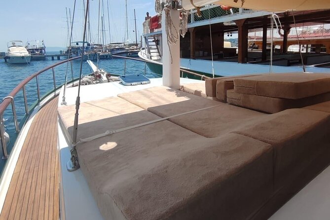 6 Hours Private Charter Boat Tour with Lunch in Bodrum - Stop 2: Red Bay clean water, lunch break, and the melanur fish note