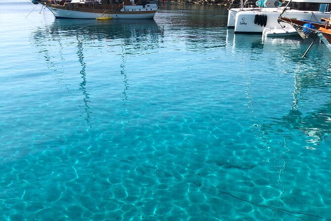 6 Hours Private Charter Boat Tour with Lunch in Bodrum - Lunch onboard: fish, chicken, meatballs, vegetarian, plus fruit