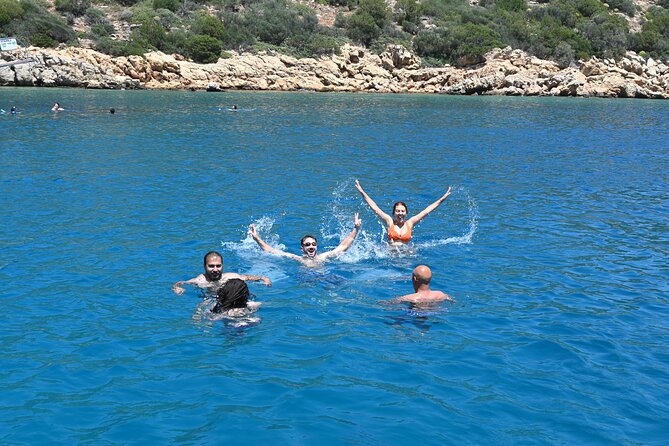 6 Hours Private Charter Boat Tour with Lunch in Bodrum - Stop 1: Aquarius Bay aquarium break and long swim time