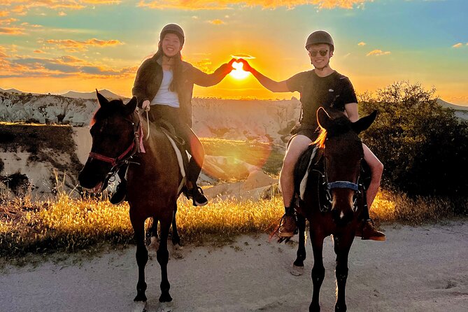 Adventure in Cappadocia Horse Riding Sunset ,Daytime - From Göreme to Rose/Red and Sword Valleys: What You Ride Through