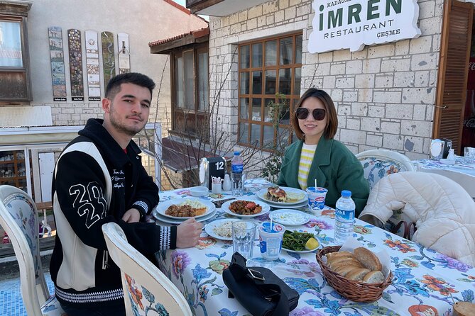 Alaçatı & Çeşme Chill Tour: Vibes, Streets & Snapshots - Alaçatı Streets: Colorful Houses and the Walk-Until-You-Feel-It Feeling