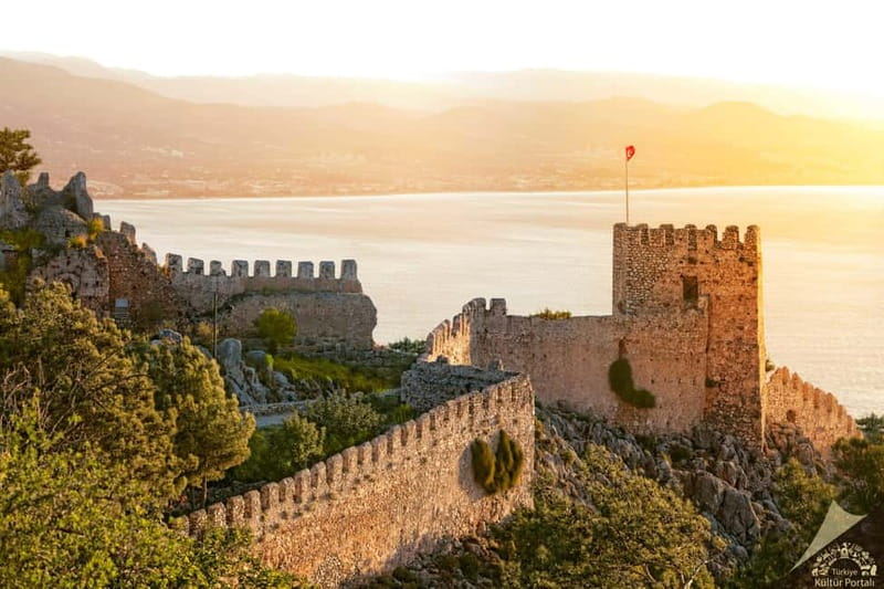 Alanya: Full-Day City Tour with Sunset Views, Beach, & Caves - Damlataş Cave: stalactites, stalagmites, and the famous air