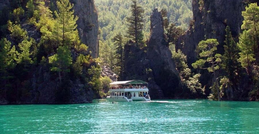 Alanya: Green Canyon Boat Trip with Lunch and Hotel Pickup - Guide languages: helpful, but don’t assume perfect coverage