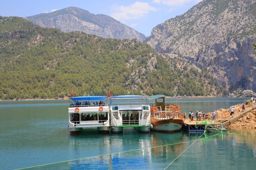 Alanya: Green Canyon Boat Trip with Lunch and Hotel Pickup - The 8-hour rhythm, hotel pickup to lakeside lunch