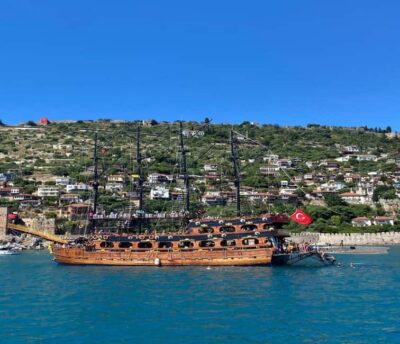 Luxury Pirate Boat with Lunch & Unlimited Drinks