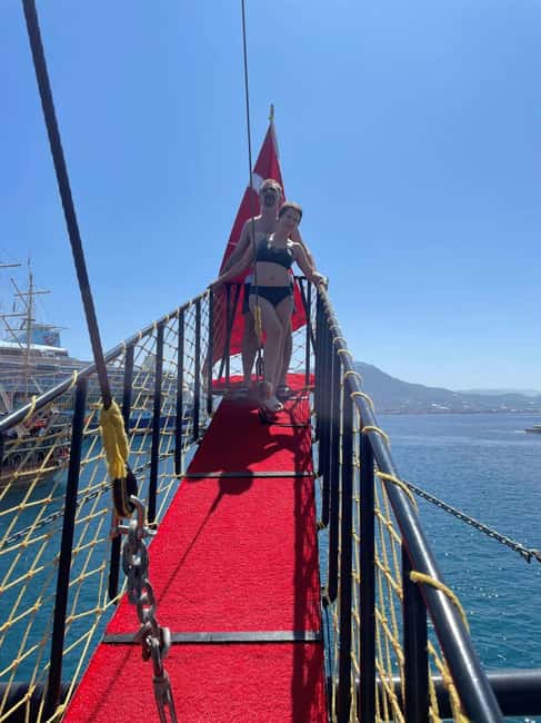 Alanya: Luxury Pirate Boat with Lunch & Unlimited Drinks - Lunch and unlimited soft drinks, plus what extras cost