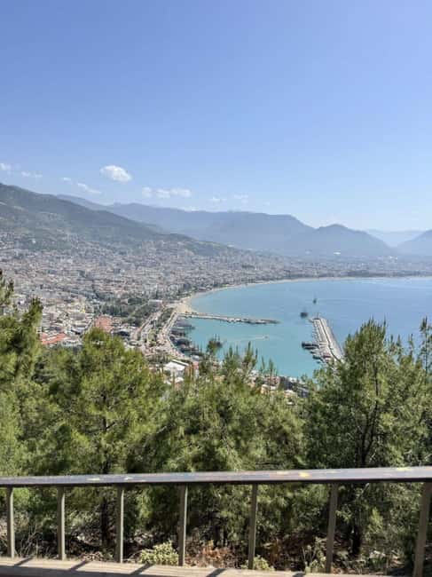 Alanya Night Tour: Castle, Cable Car & Cleopatra Beach - What the guide actually does, and why it affects your evening
