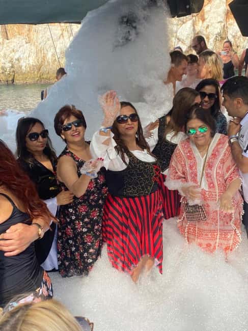 Alanya Pirate Boat: Lunch, Disco & Foam Party Included - Boarding comfort on the pirate ship: restrooms, showers, and bar rules