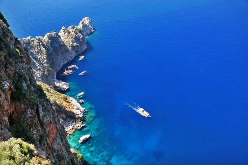 Alanya: Pirate Boat Party with Foam, Disco, Lunch & Drinks - Swim breaks at Red Tower and the Cleopatra Beach area