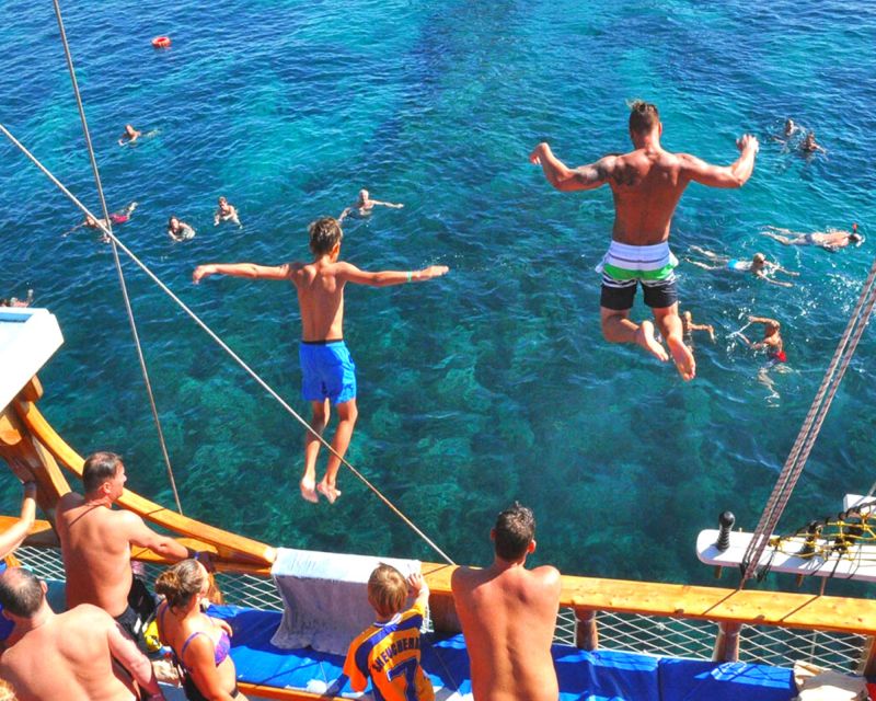 Alanya Pirate Boat Trip with Lunch, Swimming & Foam Party - Cleopatra Beach swimming break: the classic Alanya stop