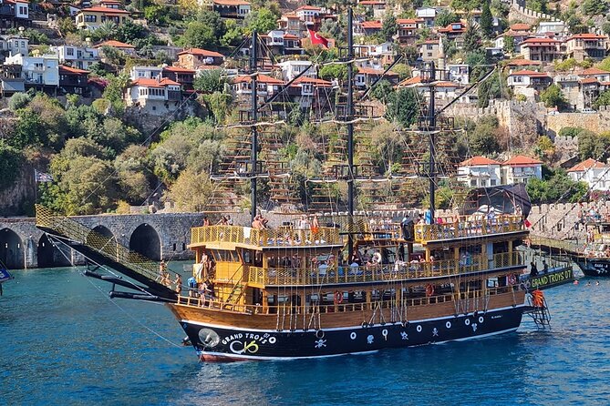 Alanya Pirate Boat Trip With Unlimited Drinks & Lunch - Service and Safety: What to Watch, Without Overreacting