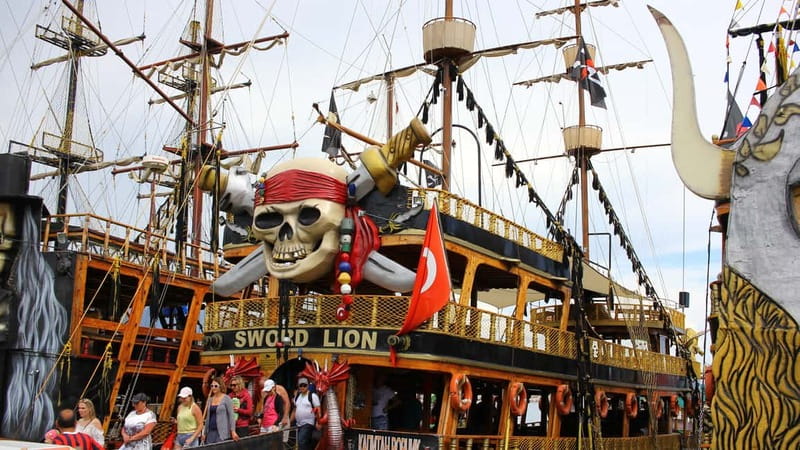 Alanya: Pirate Boat with Transfer, Lunch & Unlimited Drinks - Lunch onboard: BBQ-style meal plus soft drinks