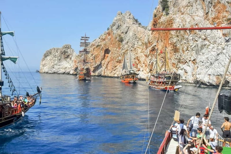 Alanya: Pirate Boat with Transfer, Lunch & Unlimited Drinks - The onboard vibe: music, relaxing decks, and foam fun