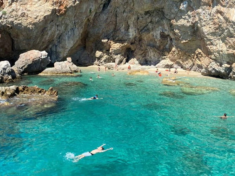 Alanya Relax Boat Tour with Caretta and Dolphin View - The First Alanya Photo Stop: Get Your Bearings, Then Head Out