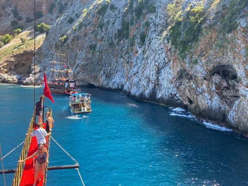 Alanya Relax Boat Tour with Caretta and Dolphin View - The Not-So-Free Extras: Photos and Small Activities