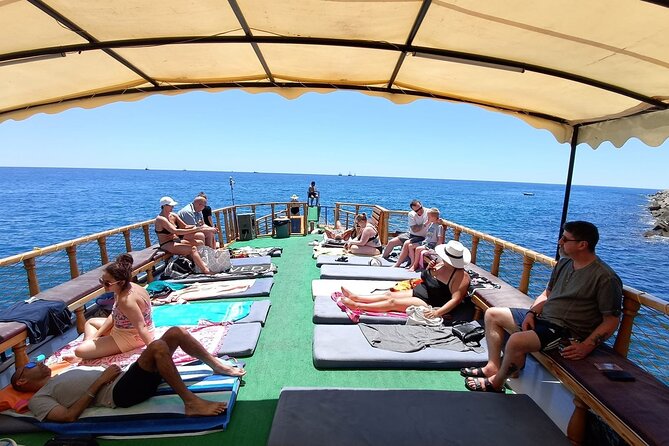 Alanya Relaxing Boat Tour with Lunch, Soft Drinks & Transfer - Space, Group Size, and Who This Boat Tour Fits Best