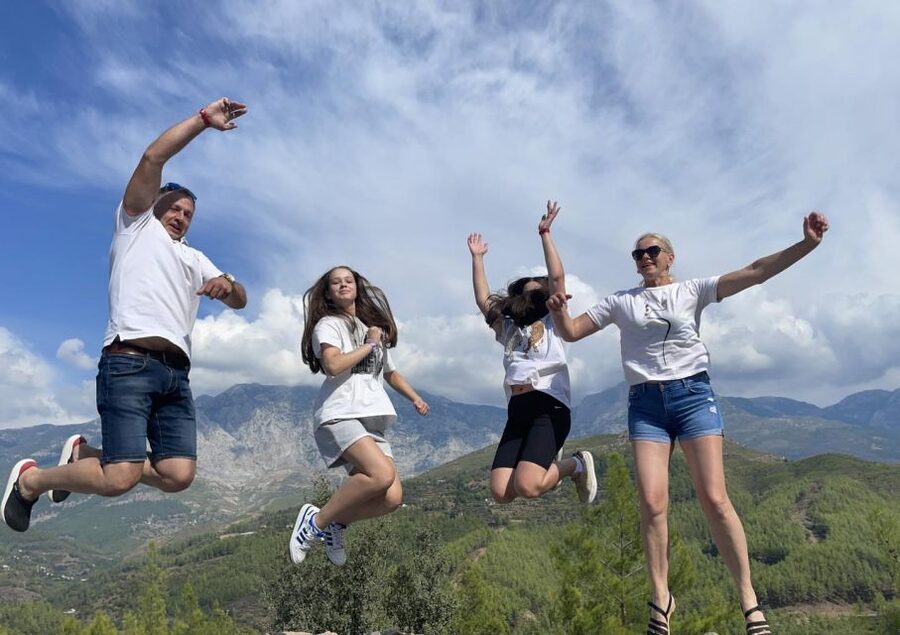 Alanya: Sapadere Canyon Waterfalls & Dwarfs Cave Tour - Riverside lunch: when the included meal actually helps