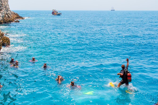 Alanya Scuba Diving with Hotel Transfer incl. Lunch - Lunch onboard and the long boat hours: staying happy between sessions
