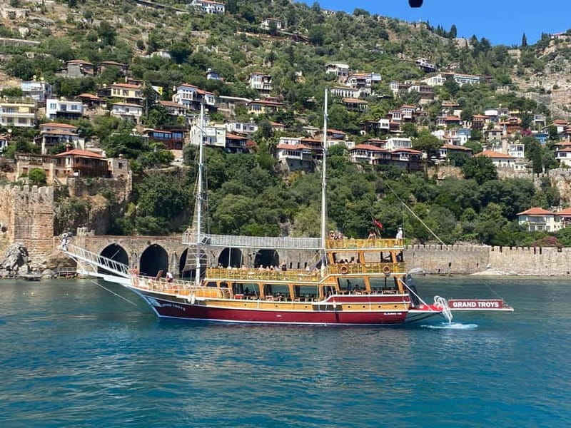 Alanya: Small-Group Boat Tour with Lunch and Soft Drinks - Ulaş Paradise Beach: the quieter counterpoint