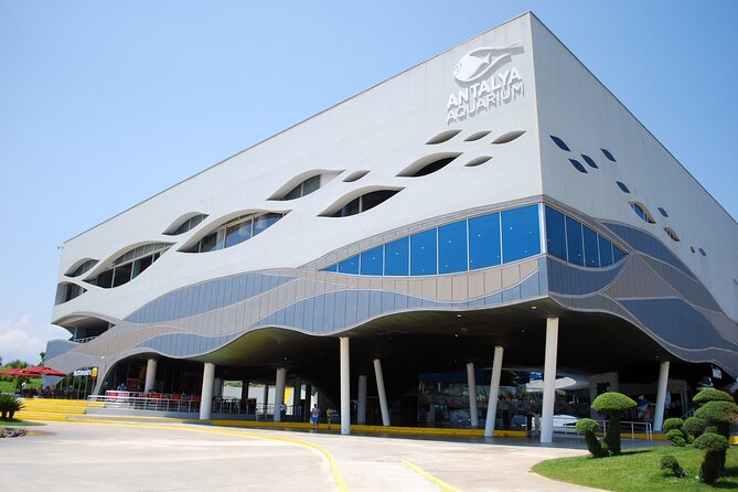 Antalya: Aquarium, Wax Museum & Combo Package Options - Face2Face Wax Museum: A Photo Stop With Real Limits