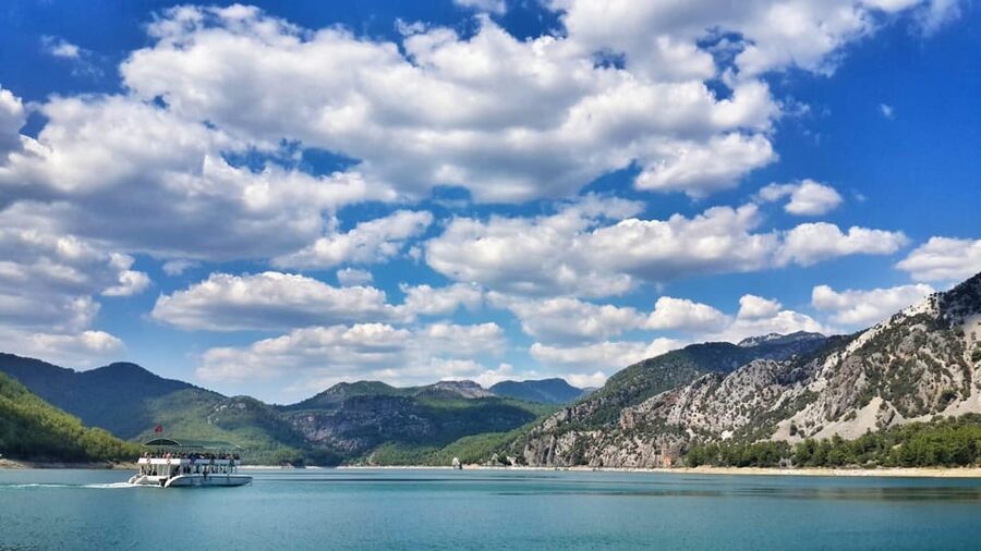 Antalya: Green Canyon Boat Trip with Lunch & Soft Drinks - Lunch at the lakeside restaurant: what’s included, what to expect
