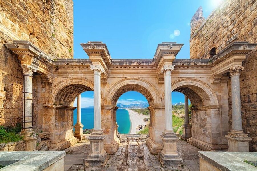 Antalya: Guided Old Town Tour with Boat Trip and Lunch - How this Antalya tour stitches old walls, water, and sea