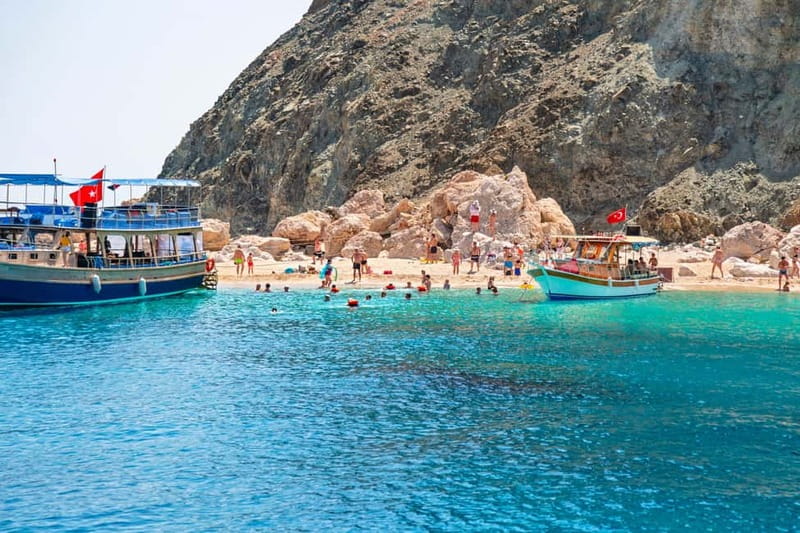 Antalya/Kemer: Suluada & Adrasan Boat Trip with Lunch - Boat comfort, life vests, and the reality of the AC