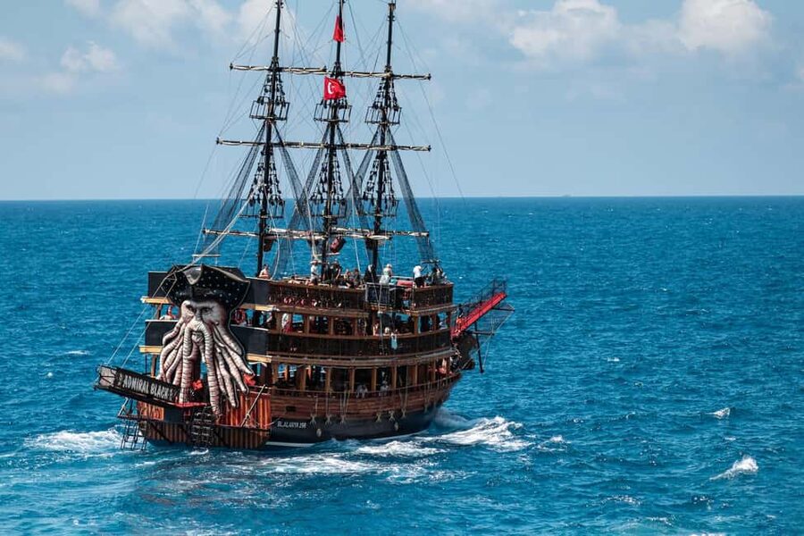 Antalya: Lara Pirate Boat Day Trip w/ Lunch & Soft Drink - Lunch on Deck: Turkish Comfort Food With Sea Views