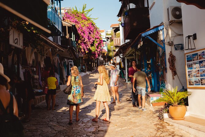 Antalya: Old Town Walking Tour incl. Turkish Tea and Baklava - The Weather Factor and the Most Common Head-Scratcher
