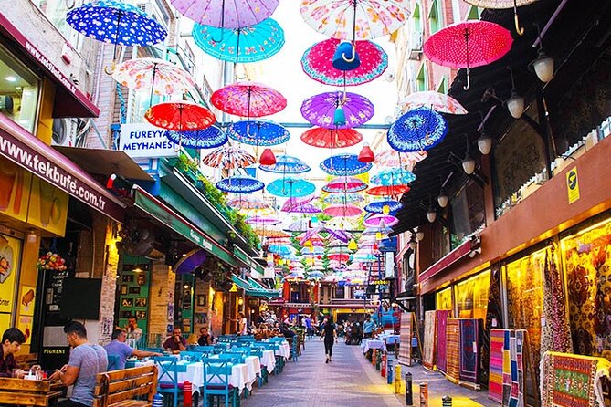 Asian Side of Istanbul: Uskudar and Kadikoy Full Day Walking Tour - Fish markets, market snacks, and lunch with a view