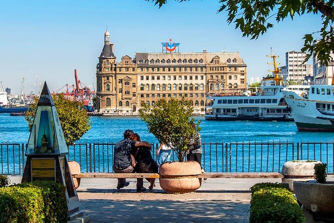Asian Side of Istanbul: Uskudar and Kadikoy Full Day Walking Tour - Şemsi Pasha Mosque and the Mimar Sinan connection