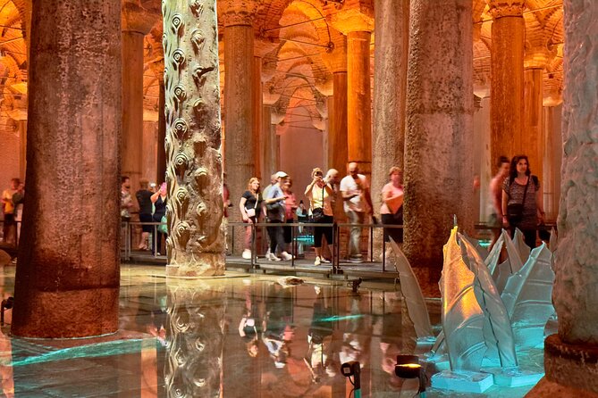 Best of Istanbul: Basilica Cistern - Blue Mosque - Grand Bazaar - Grand Bazaar plus a carpet weaving workshop: how to shop without getting steamrolled