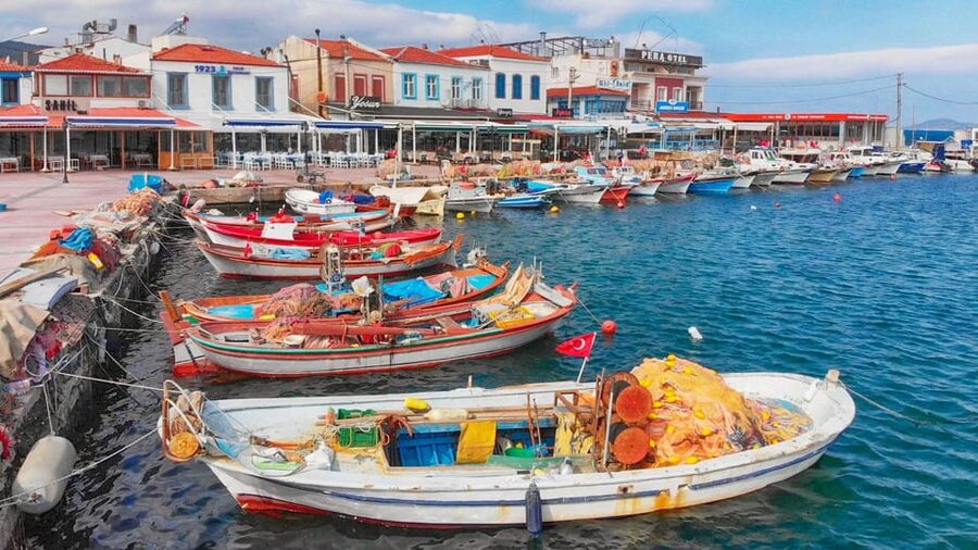 Best of Izmir: Private Walking Tour with a Local - Kemeralti Bazaar: Shopping, Scents, and How to Not Get Rushed