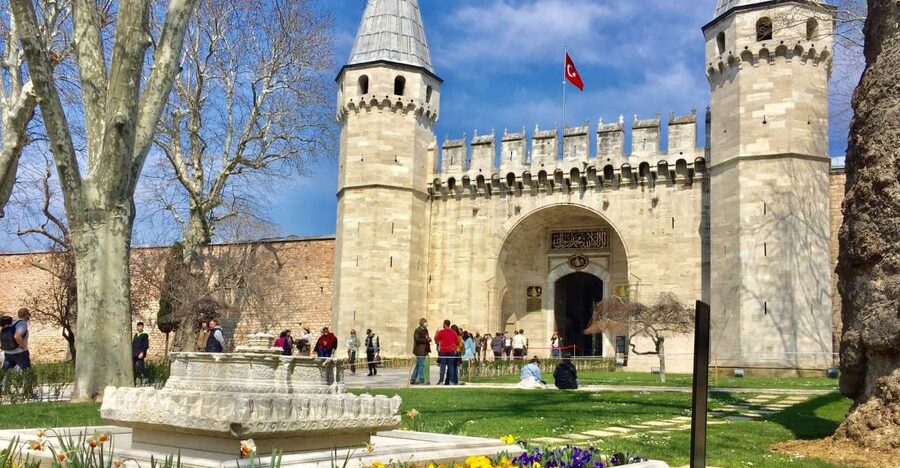 Blue Mosque, Topkapı Palace and Harem Guided Tour - Timing, group size, and why the guides shape your day