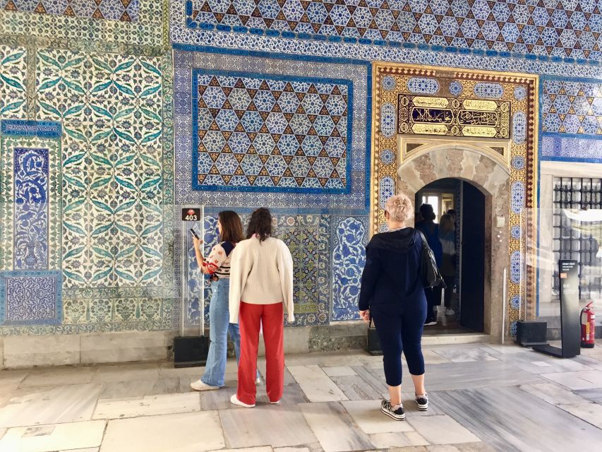 Blue Mosque, Topkapı Palace and Harem Guided Tour - Blue Mosque (Sultan Ahmed Mosque): the blue tiles and the dome