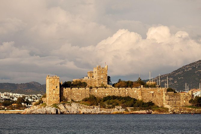 Bodrum Private city Tour: Guide Lunch Entrance Fees included. - How the Pickup and Lunch Package Actually Helps