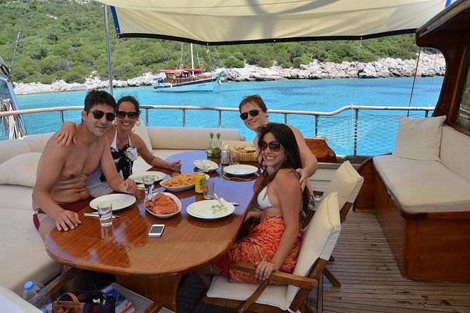 Bodrum Private Gulet Tour with Lunch - Bodrum Tour Stop: 3 to 4 Bays, Beaches, and Islands