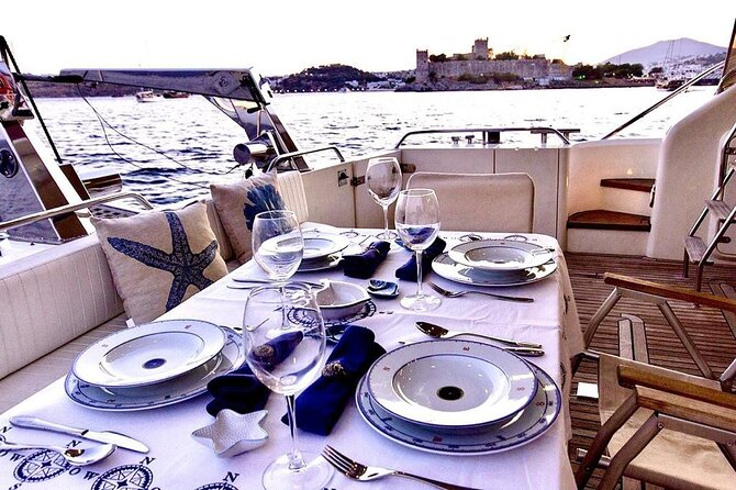 Bodrum Private Motor-Yacht Sunset Tour With Dinner For 3 Hour - The Sunset Part: Why the Timing Matters More Than the Distance