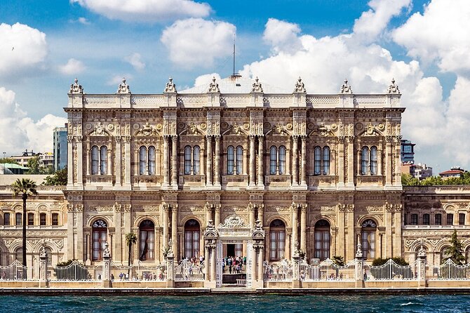 Bosphorus Cruise with Dolmabahce Palace and Istiklal Street Tour - Misir Carsisi (Spice Market), where the smells are the souvenir
