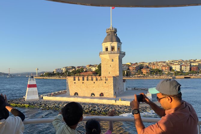 Bosphorus Daytime or Sunset Sightseeing Cruise & Audio Guide - Drinks and small food details you should know