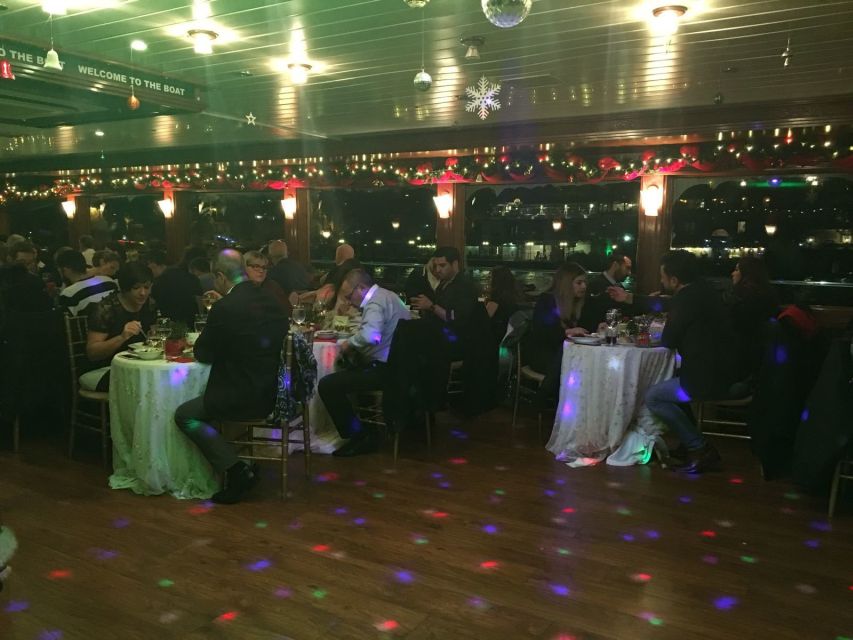 Bosphorus Dinner Cruise with Live Performances Experience - Price and value: why $41 can work
