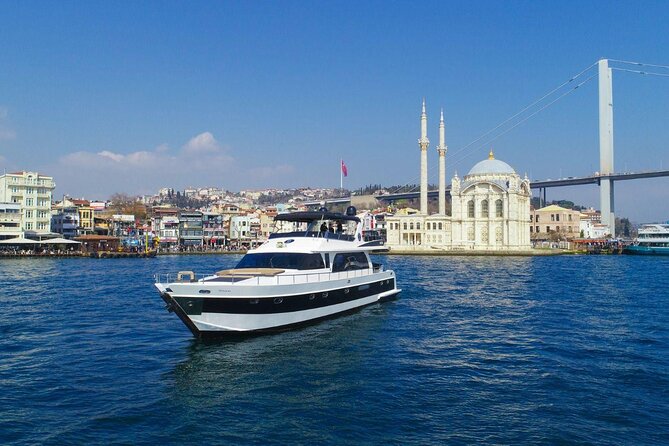 Bosphorus Night Cruise on the Luxury Yacht - Fortress time on the water: Rumeli Hisarı and Anadolu Hisarı