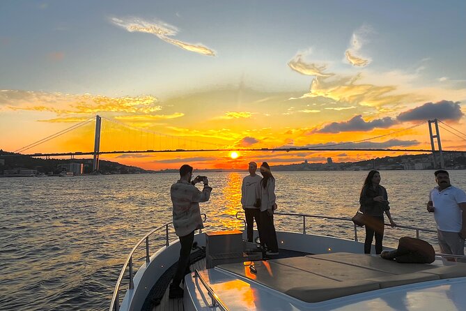 Bosphorus Sunset Yacht Cruise with Snacks and Live Guide - Snacks, Baklava Cookies, and Drinks You Can Actually Plan Around