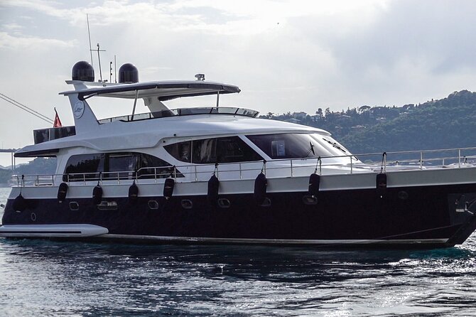 Bosphorus Yacht Cruise Experience: Visit the Asian Side - The Asian-side moment: Kanlıca yogurt and waterfront breathing room