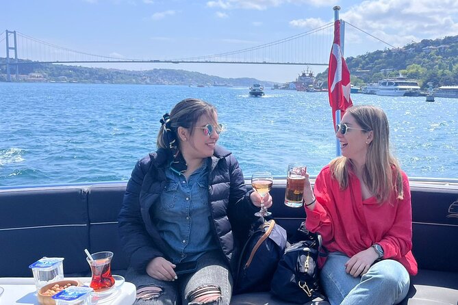 Bosphorus Yacht Cruise with Stopover on the Asian Side - (Morning or Afternoon) - The guide experience: English commentary that keeps moving