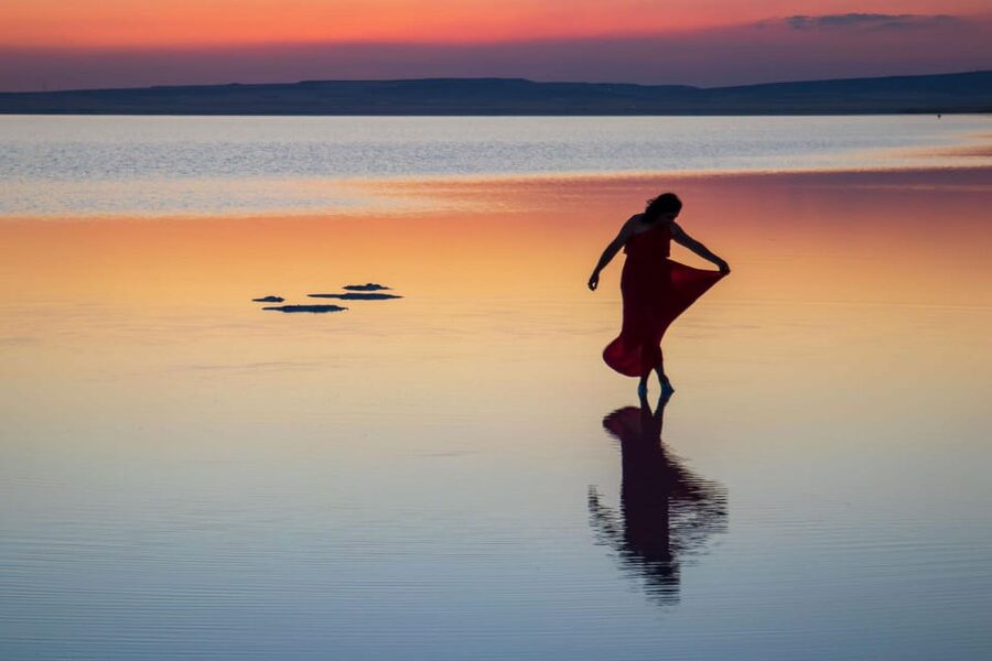 Cappadocia Amazing Sunset Tour To Salt Lake - Lake Tuz at sunset: why the salt looks almost unreal