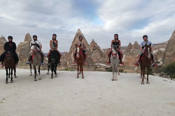 Cappadocia Horseback Ride through Valleys — Sunset/hoteltransfer - Kılıçlar Vadisi Photo Stop, 20 Minutes Well Spent