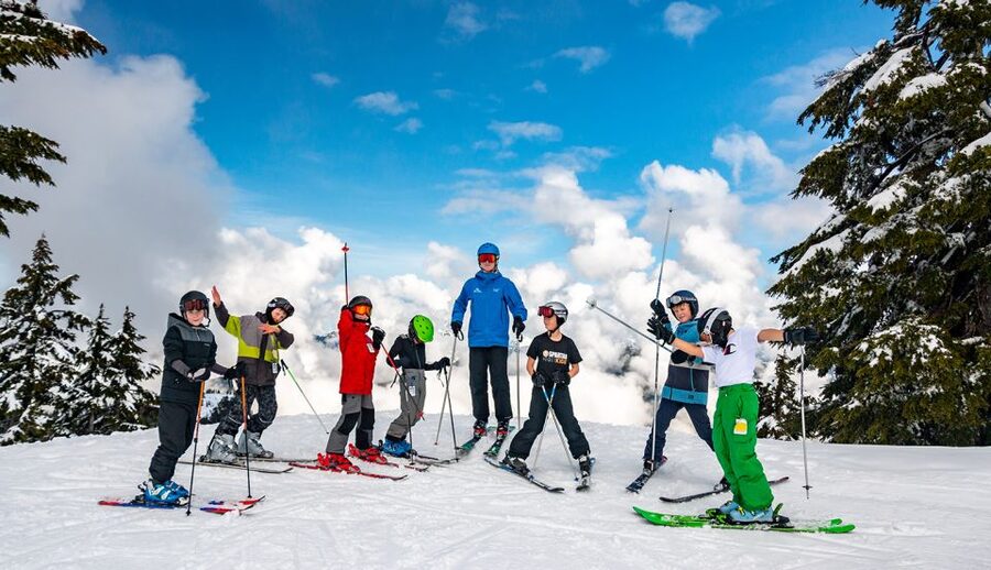 Cappadocia: Mount Erciyes Skiing and Snowboarding Tour - Lunch on mountain time: what to expect without over-romanticizing it