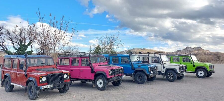Cappadocia: Private Jeep Tour with Sunrise or Sunset Options - Guides, photo help, and that champagne moment